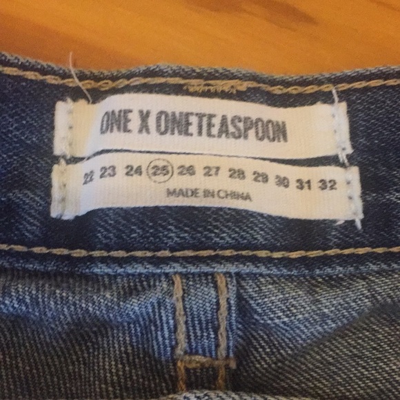 One x oneteaspoon denim shorts - Picture 2 of 2